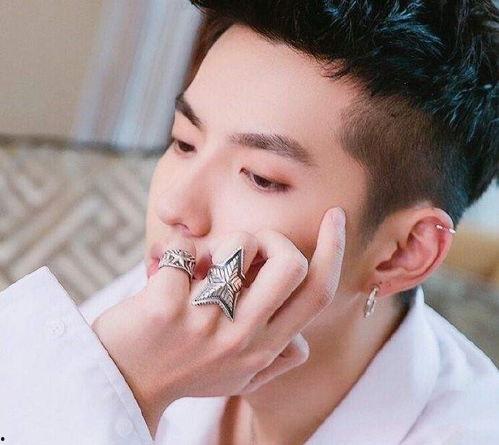 王鹤棣感情爆料视频大全,视频爆料背后的真实情感历程  第2张